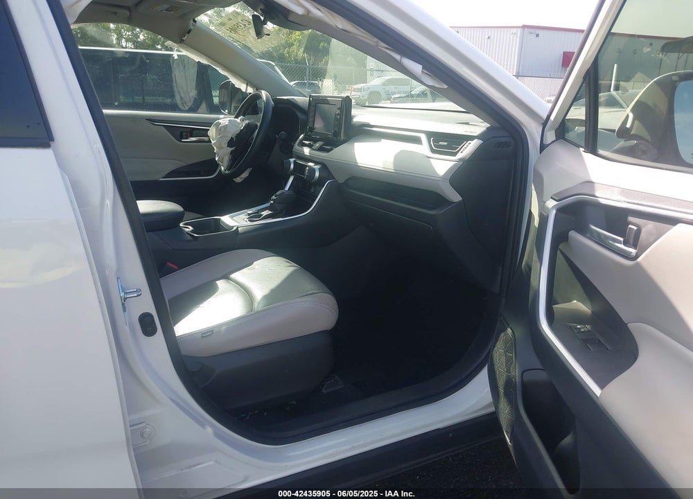 2021 TOYOTA RAV4 HYBRID VIN: JTMRWRFV3MD135548