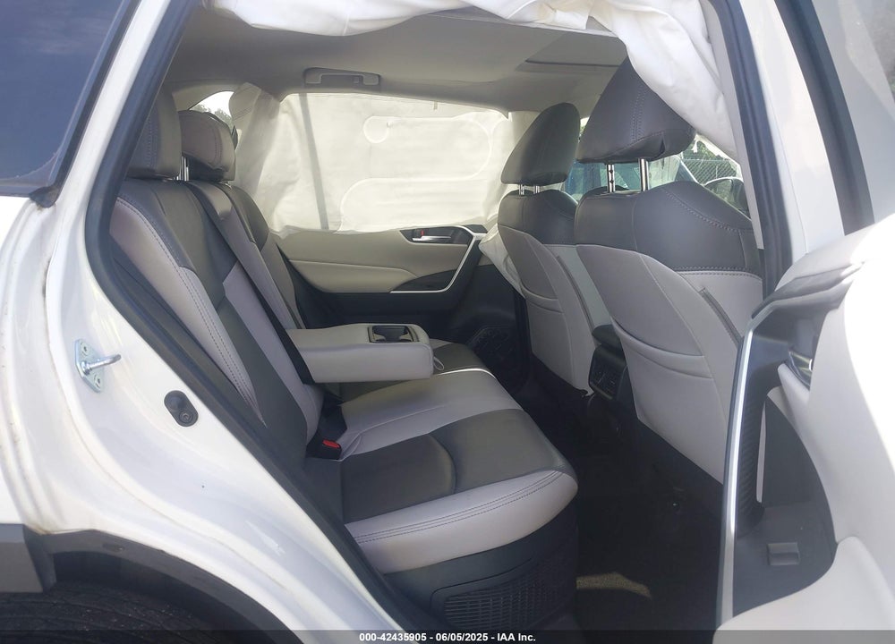 2021 TOYOTA RAV4 HYBRID VIN: JTMRWRFV3MD135548