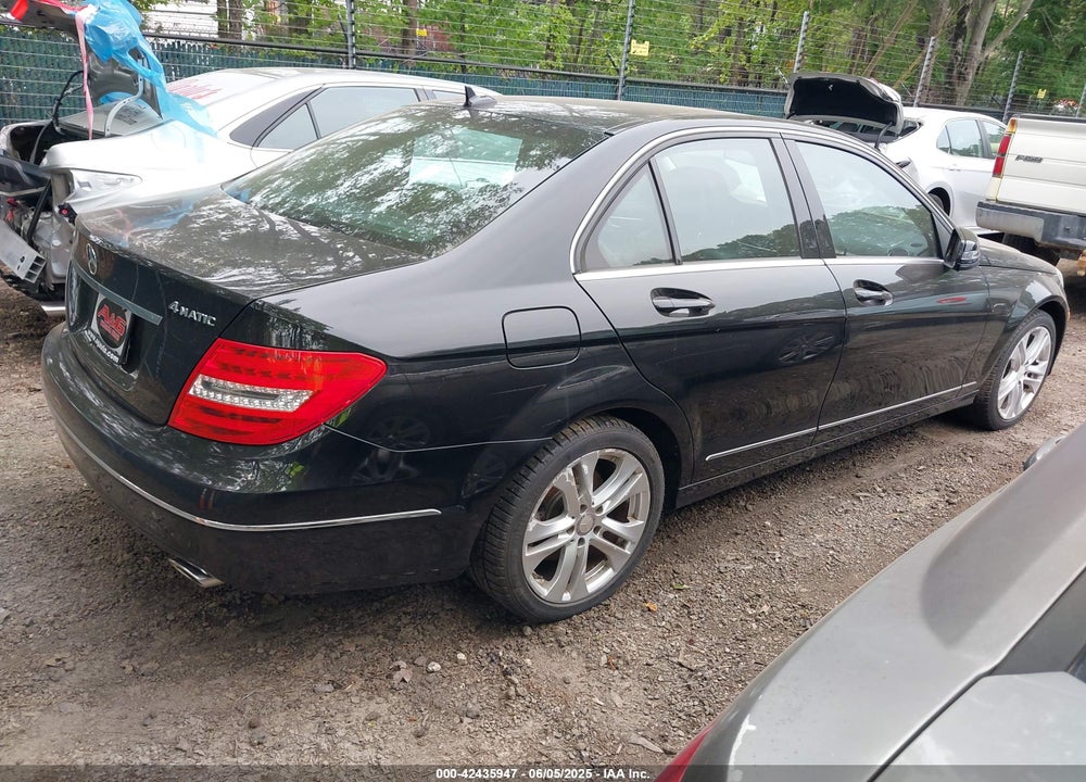 2013 MERCEDES-BENZ C VIN: WDDGF8AB2DR274240