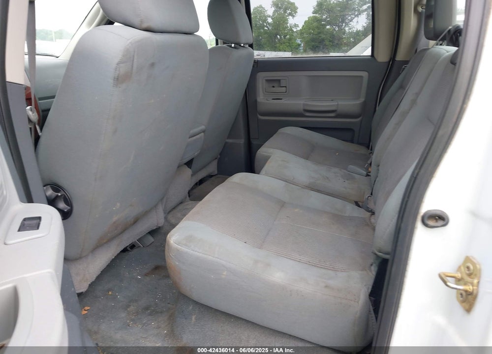 2005 DODGE DAKOTA SLT VIN: 1D7HE48NX5S217990
