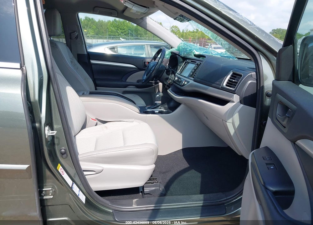 2017 TOYOTA HIGHLANDER LE PLUS VIN: 5TDBZRFH0HS442172