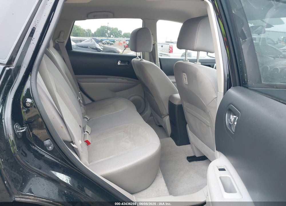 2015 NISSAN ROGUE SELECT S VIN: JN8AS5MT0FW163015