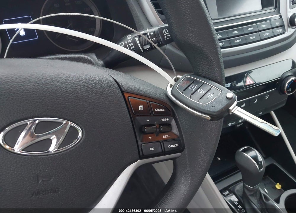 2016 HYUNDAI TUCSON SE VIN: KM8J3CA44GU054897