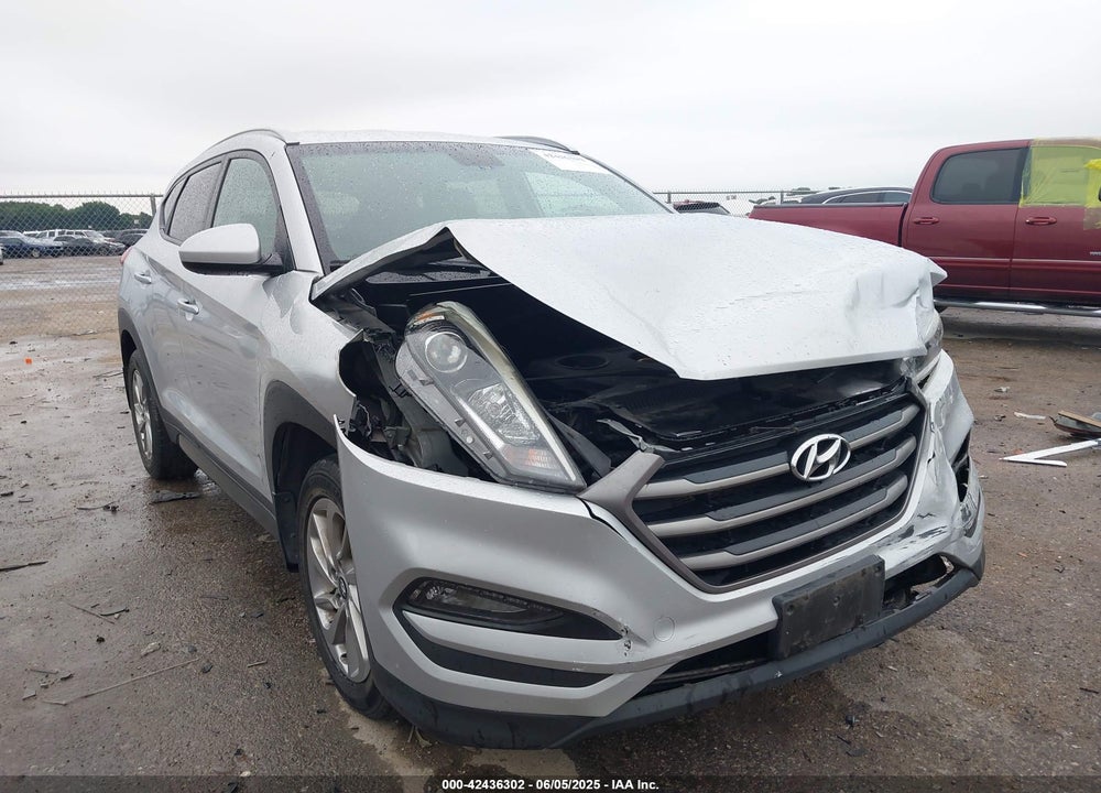 2016 HYUNDAI TUCSON SE VIN: KM8J3CA44GU054897