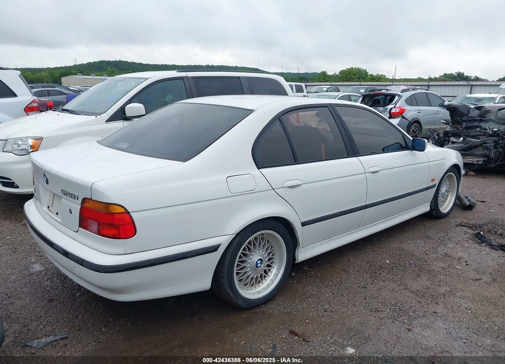 2000 BMW 528IA VIN: WBADM6341YGU07316