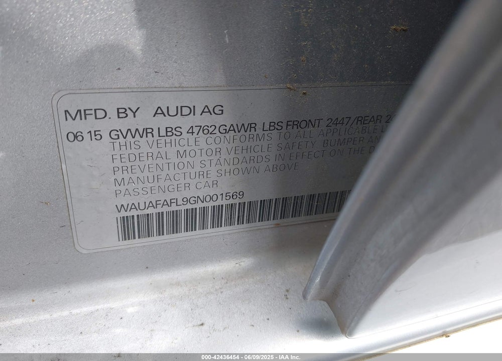 2016 AUDI A4 VIN: WAUAFAFL9GN001569