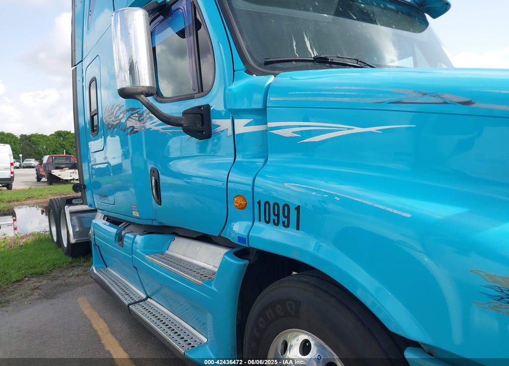 2013 FREIGHTLINER CASCADIA 125 --- VIN: 1FUJGLBG5DSBC0745