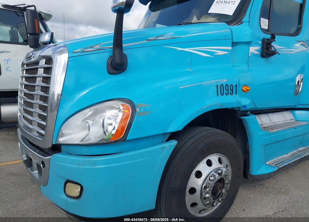 2013 FREIGHTLINER CASCADIA 125 --- VIN: 1FUJGLBG5DSBC0745