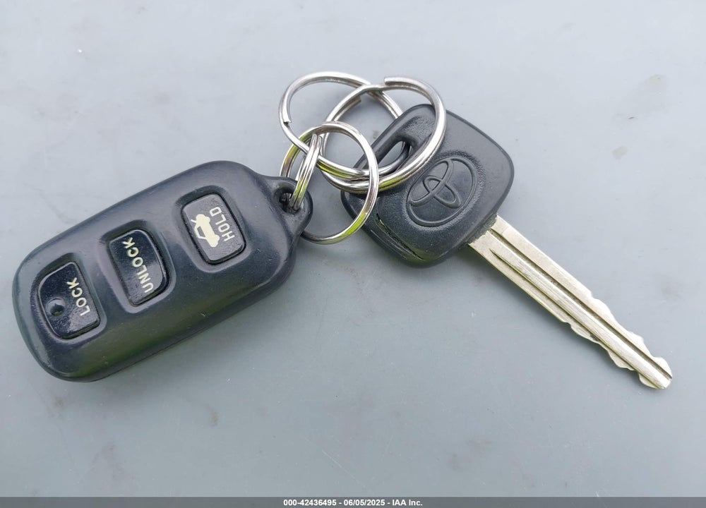 2005 TOYOTA CAMRY LE VIN: 4T1BE32K35U005795
