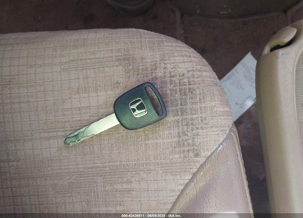 2004 HONDA CR-V LX VIN: JHLRD78414C012371