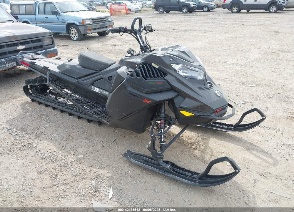 2022 SKIDOO SUMMIT X VIN: 2BPSTANB9NV000180