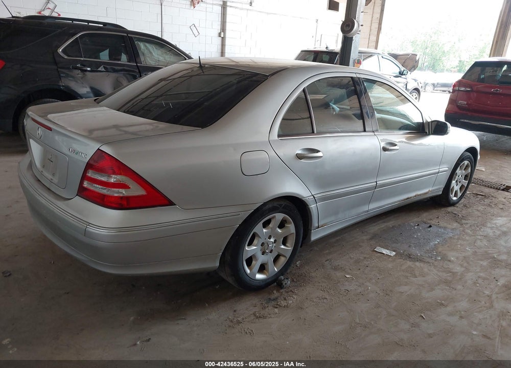 2005 MERCEDES-BENZ C 240 LUXURY 4MATIC VIN: WDBRF81J15F655900