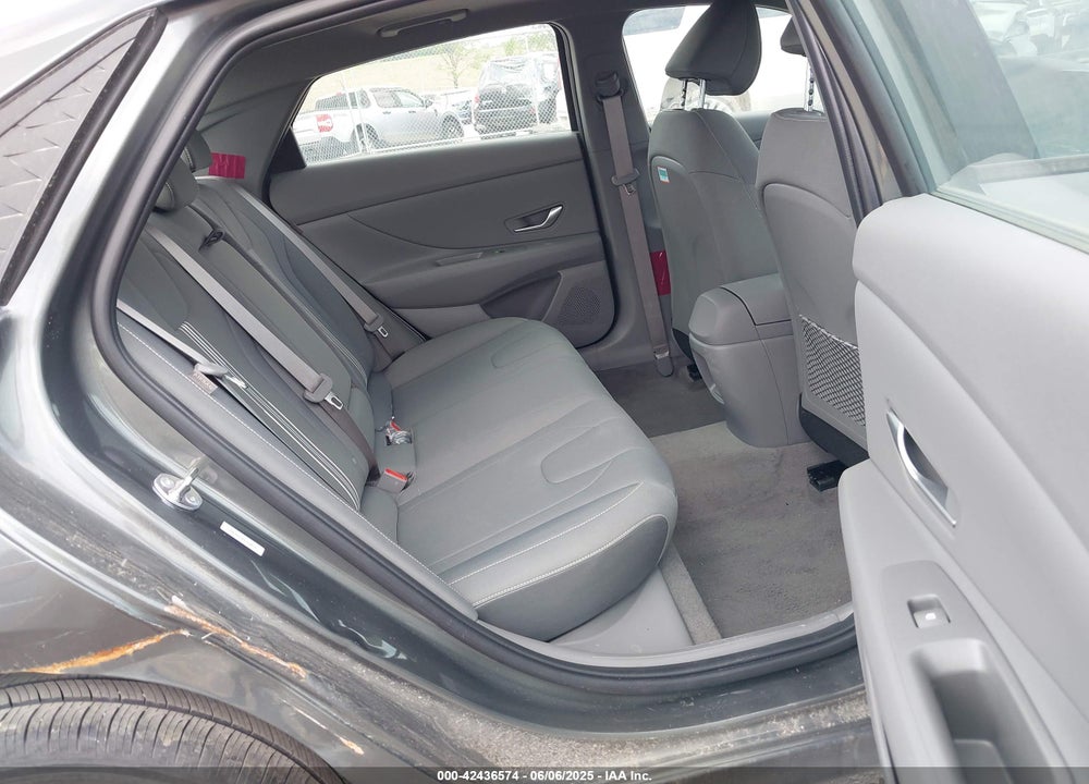 2025 HYUNDAI ELANTRA VIN: KMHLS4DG0SU949674