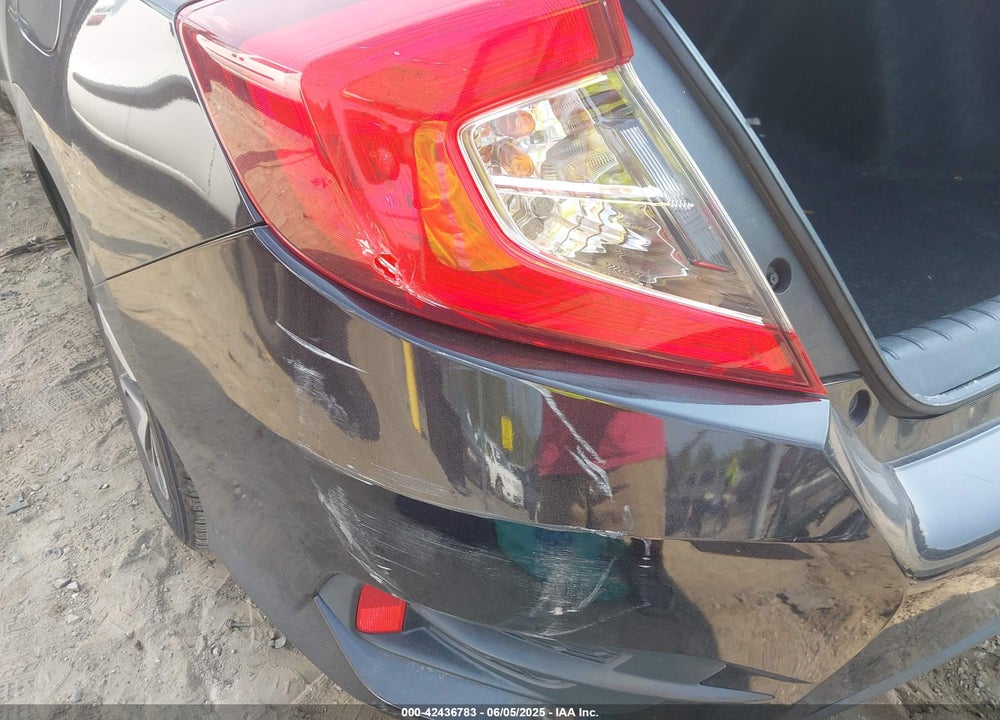 2018 HONDA CIVIC VIN: 2HGFC2F74JH549684