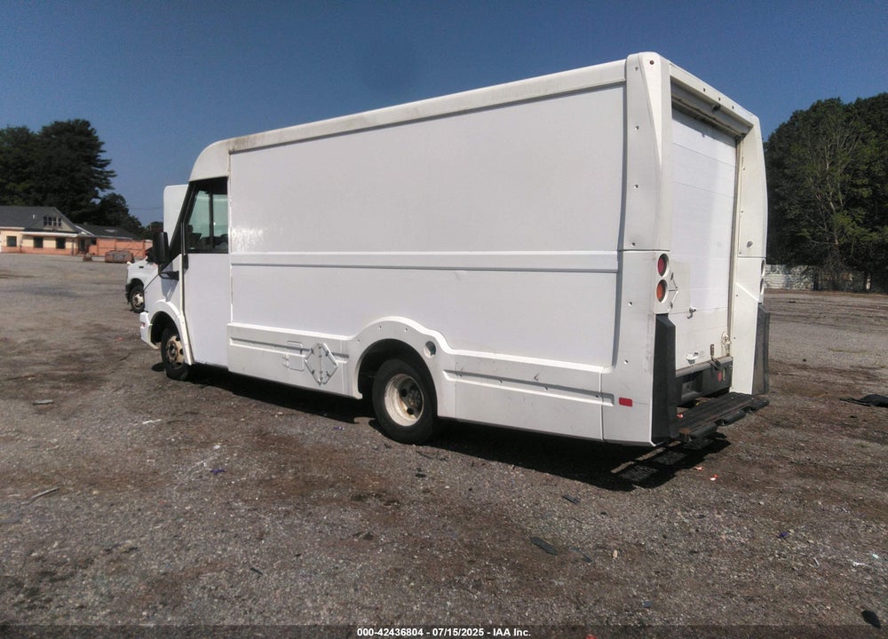 2013 ISUZU COMMERCIAL VAN VIN: JALB4T177D7W01282