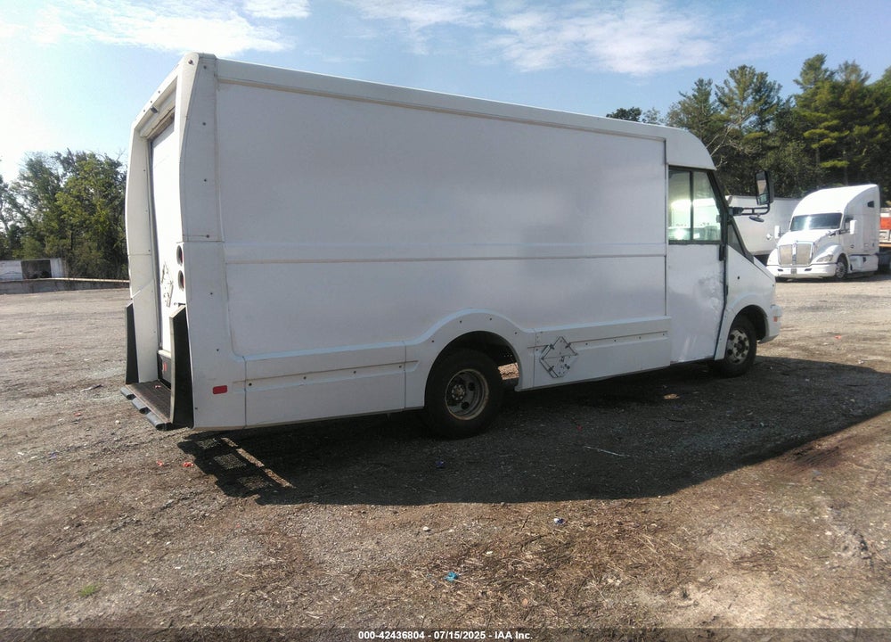 2013 ISUZU COMMERCIAL VAN VIN: JALB4T177D7W01282