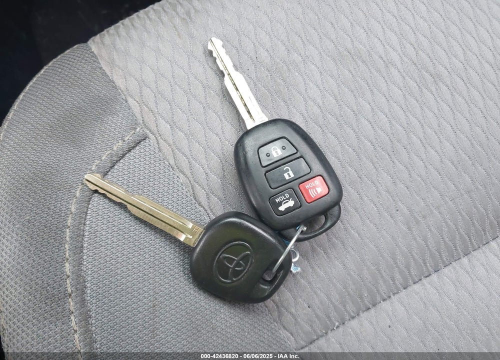 2015 TOYOTA COROLLA VIN: 2T1BURHE2FC362931
