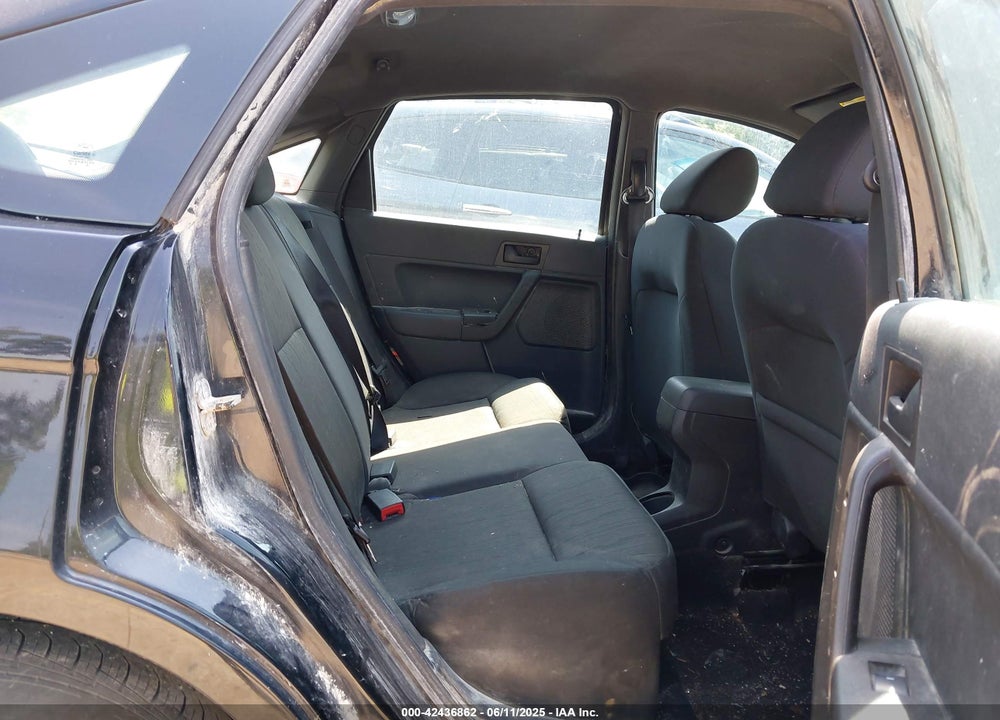 2011 FORD FOCUS SE VIN: 1FAHP3FN6BW205038