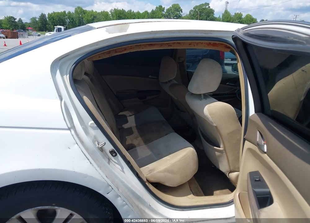 2008 HONDA ACCORD 2.4 LX-P VIN: 1HGCP26418A057958