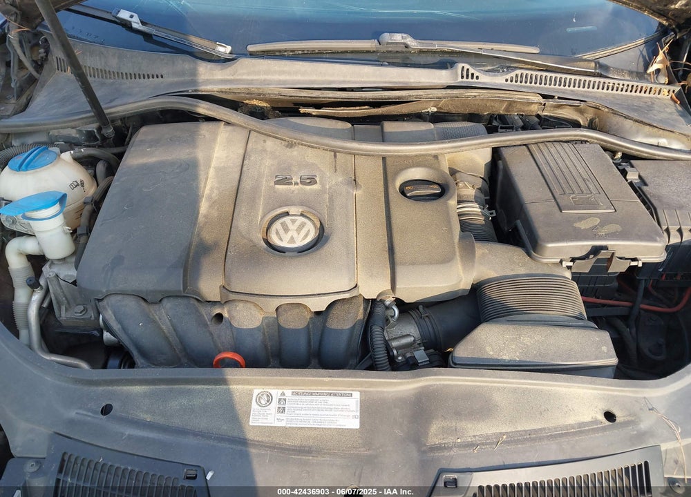 2010 VOLKSWAGEN JETTA VIN: 3VWRX7AJ7AM135989