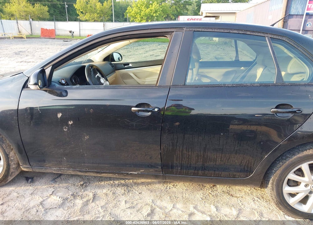 2010 VOLKSWAGEN JETTA VIN: 3VWRX7AJ7AM135989