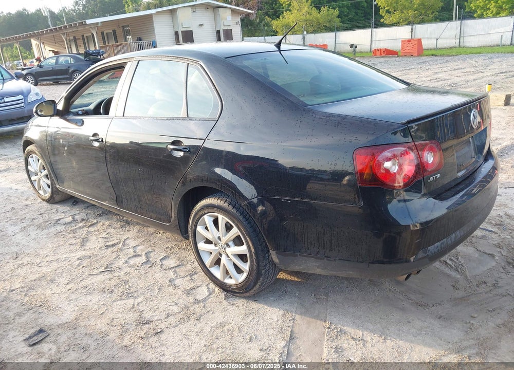 2010 VOLKSWAGEN JETTA VIN: 3VWRX7AJ7AM135989