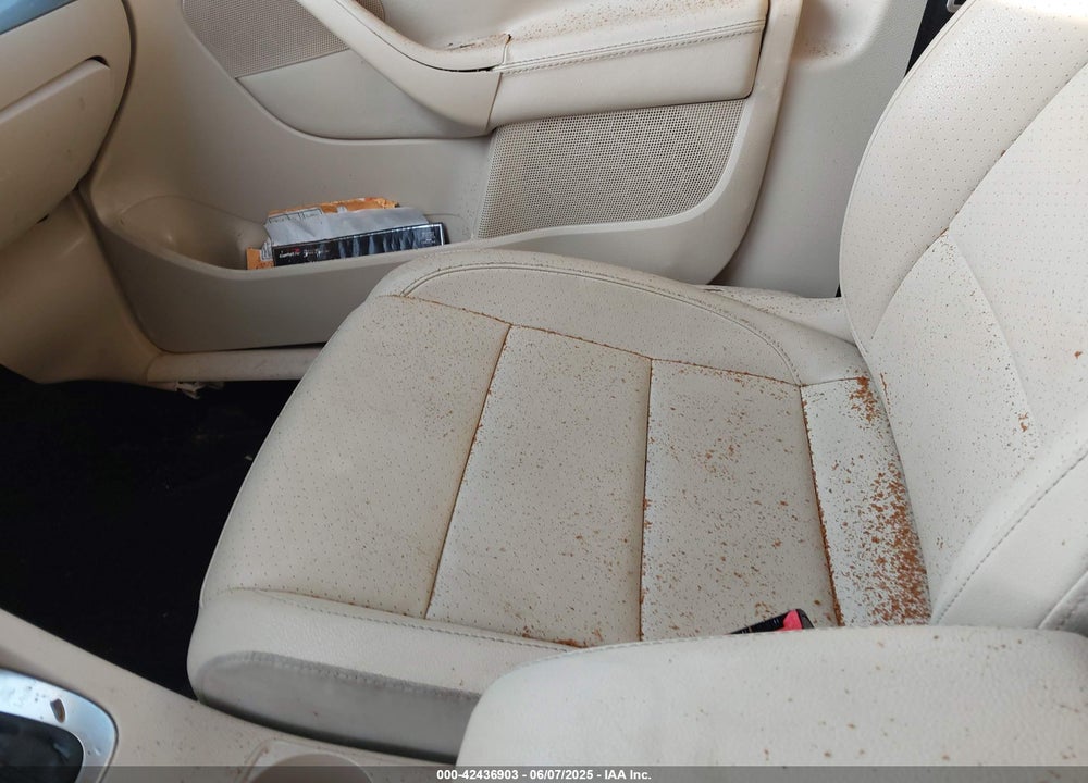 2010 VOLKSWAGEN JETTA VIN: 3VWRX7AJ7AM135989