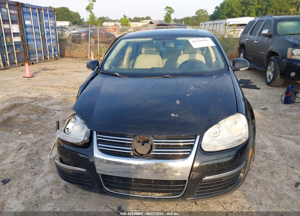 2010 VOLKSWAGEN JETTA VIN: 3VWRX7AJ7AM135989