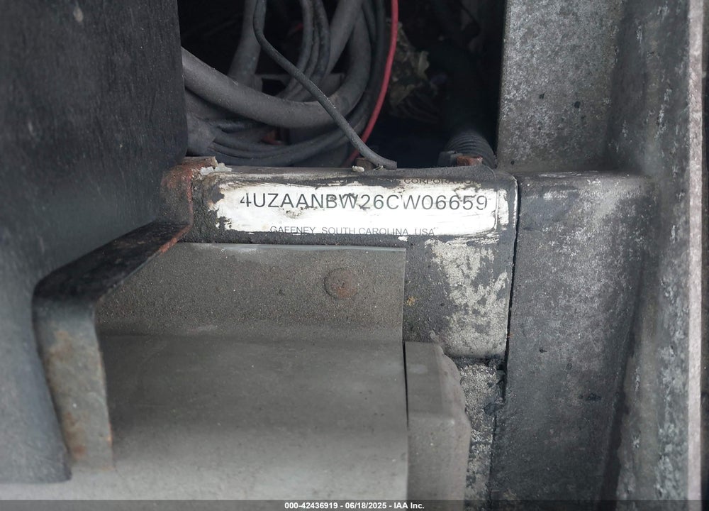 2006 FREIGHTLINER CHASSIS M LINE WALK-IN VAN VIN: 4UZAANBW26CW06659