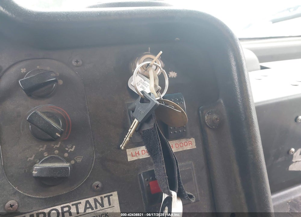 2006 FREIGHTLINER CHASSIS VIN: 4UZAANBWX6CW06523