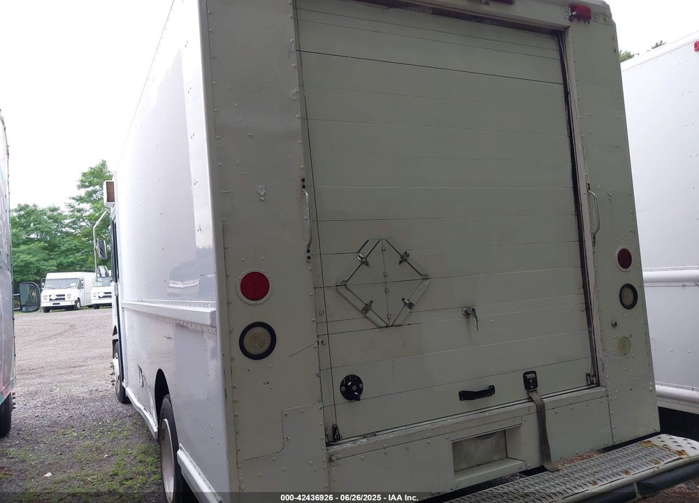 2006 FREIGHTLINER CHASSIS M LINE WALK-IN VAN VIN: 4UZAANBW16CW06636