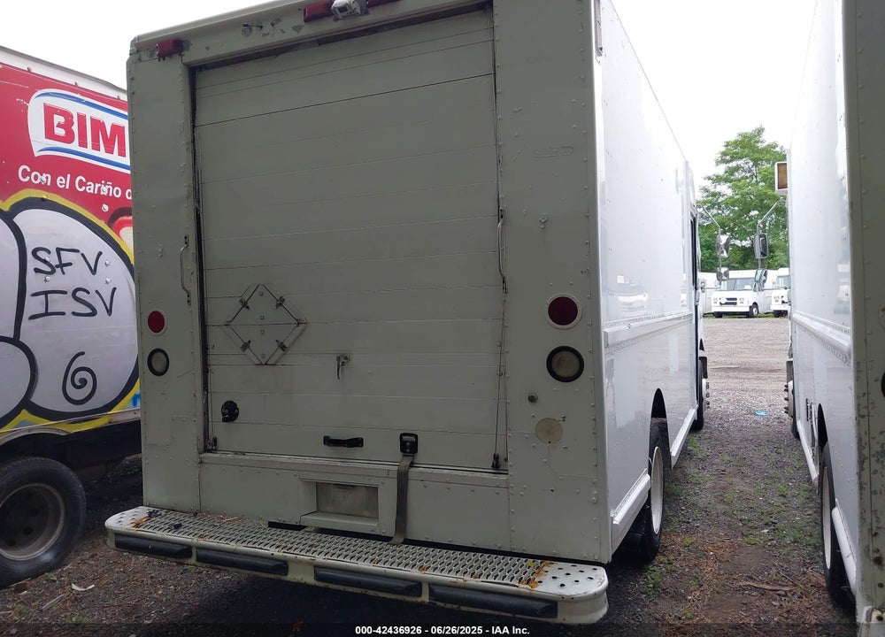 2006 FREIGHTLINER CHASSIS M LINE WALK-IN VAN VIN: 4UZAANBW16CW06636