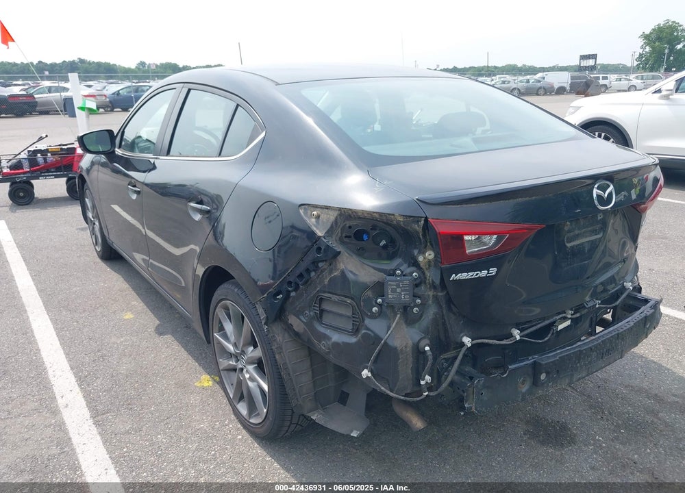 2018 MAZDA 3 VIN: 3MZBN1V33JM202071