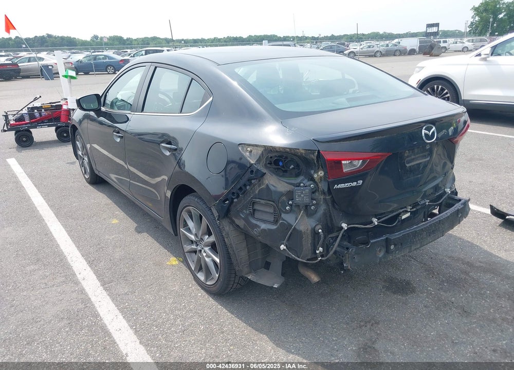 2018 MAZDA 3 VIN: 3MZBN1V33JM202071