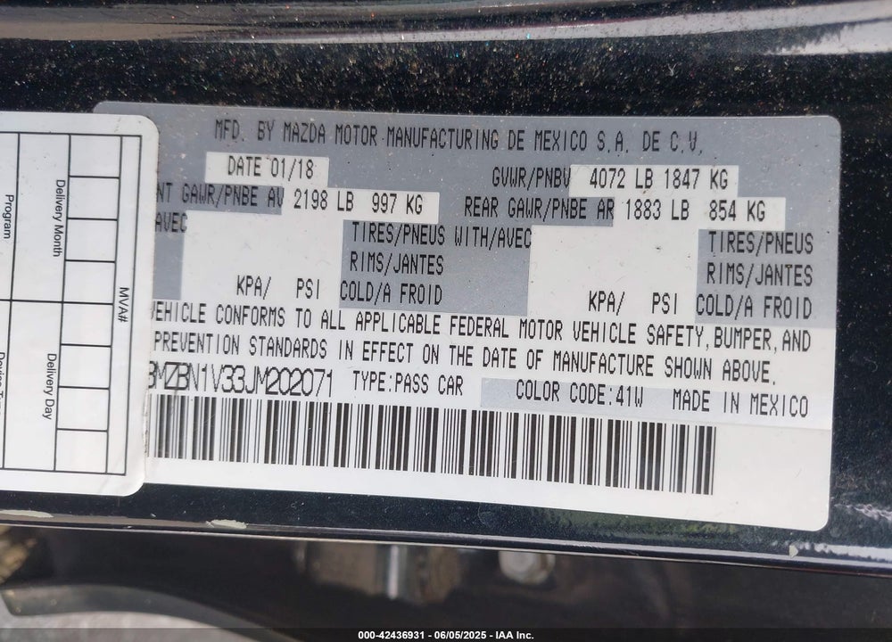 2018 MAZDA 3 VIN: 3MZBN1V33JM202071