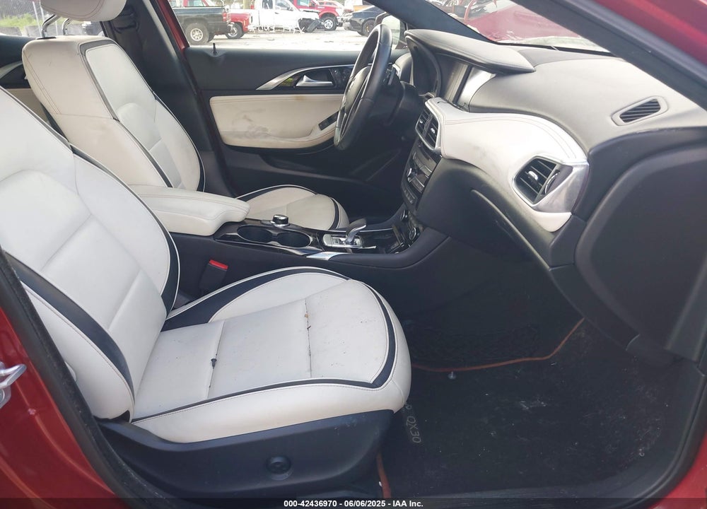 2017 INFINITI QX30 VIN: SJKCH5CP3HA039213