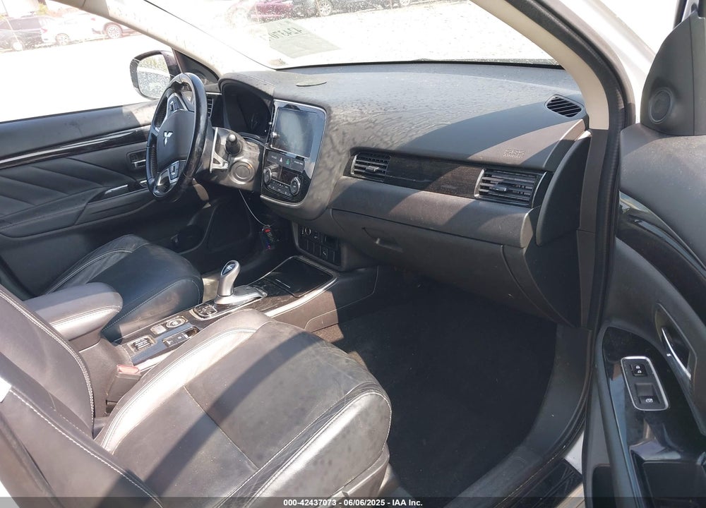 2018 MITSUBISHI OUTLANDER PHEV VIN: JA4J24A53JZ058157