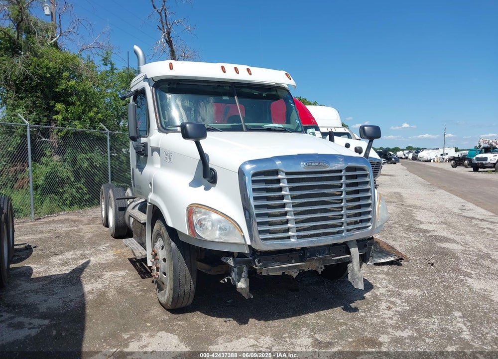 2015 FREIGHTLINER CASCADIA 125 --- VIN: 1FUJGEBG8FLGN1452
