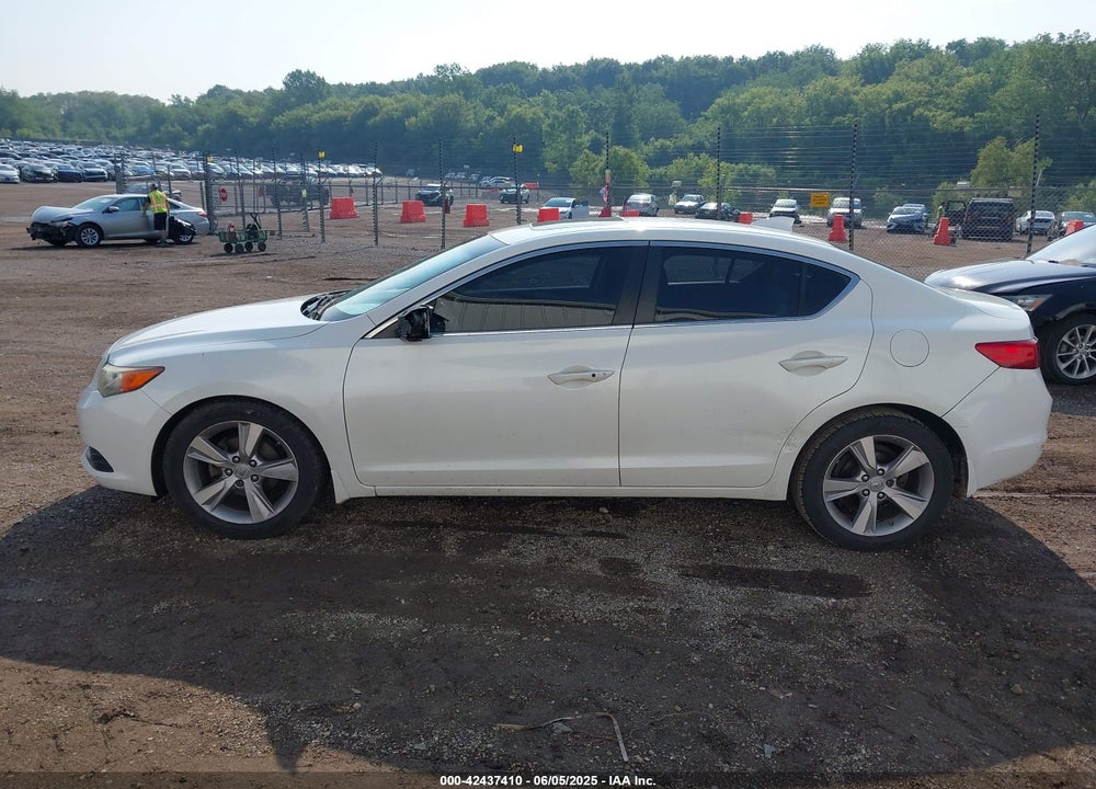 2013 ACURA ILX VIN: 19VDE1F52DE013737