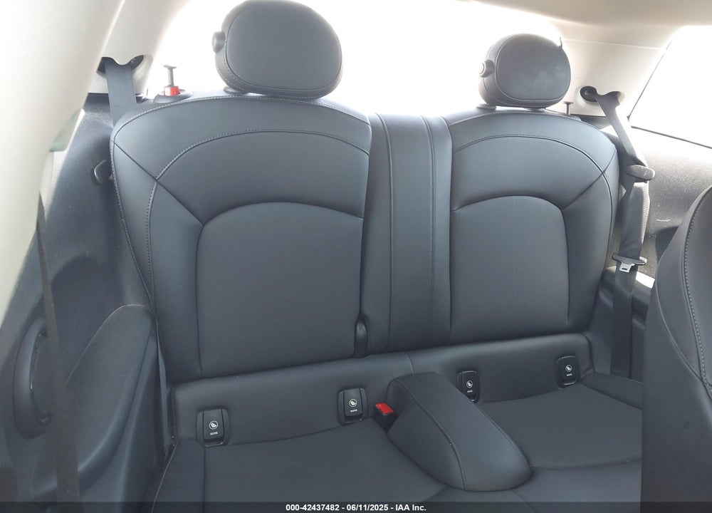 2020 MINI HARDTOP VIN: WMWXR5C07L2M39862