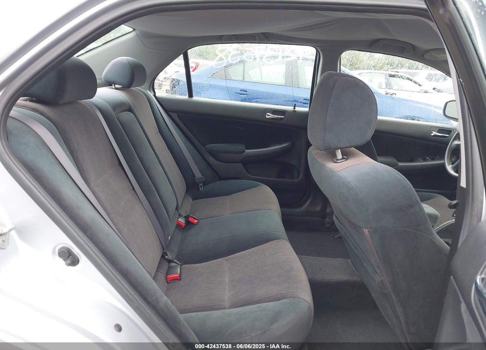 2003 HONDA ACCORD 2.4 LX VIN: 1HGCM563X3A033880