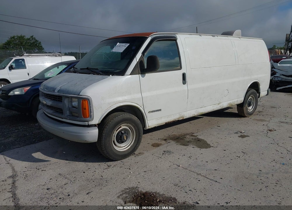 2001 CHEVROLET EXPRESS VIN: 1GCHG39RX11108817
