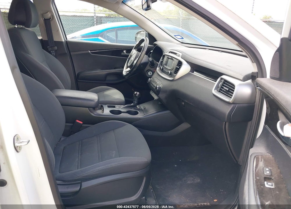 2016 KIA SORENTO 2.4L LX VIN: 5XYPG4A30GG053361