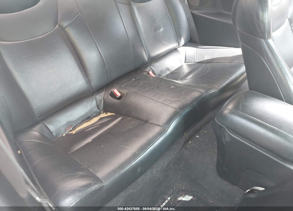 2010 HYUNDAI GENESIS VIN: KMHHU6KH2AU038218