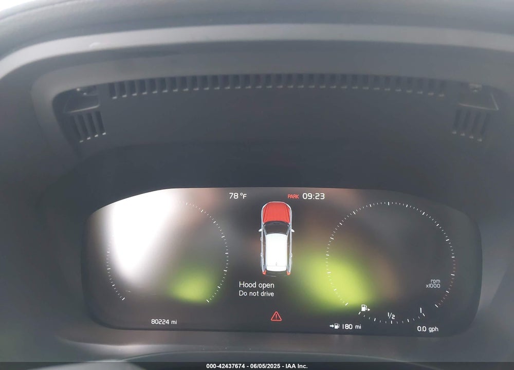 2019 VOLVO XC60 VIN: LYV102RL6KB381761