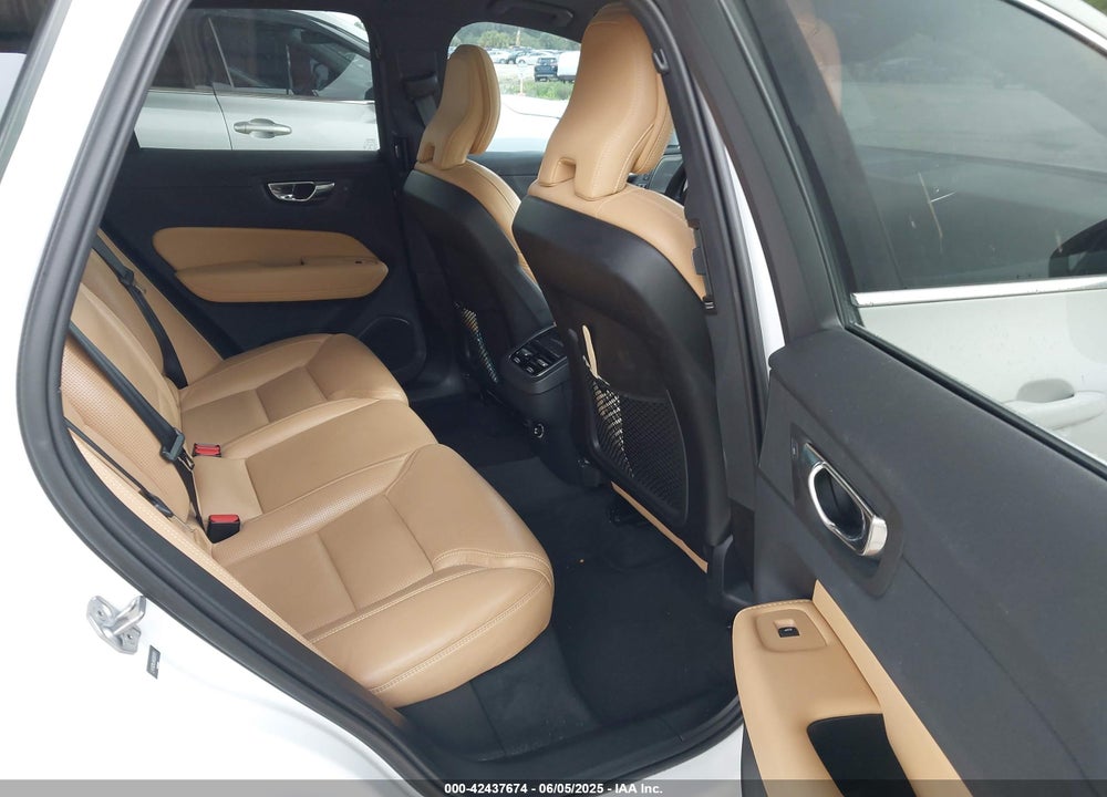 2019 VOLVO XC60 VIN: LYV102RL6KB381761