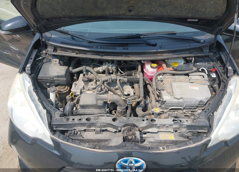 2013 TOYOTA PRIUS C VIN: JTDKDTB3XD1546083