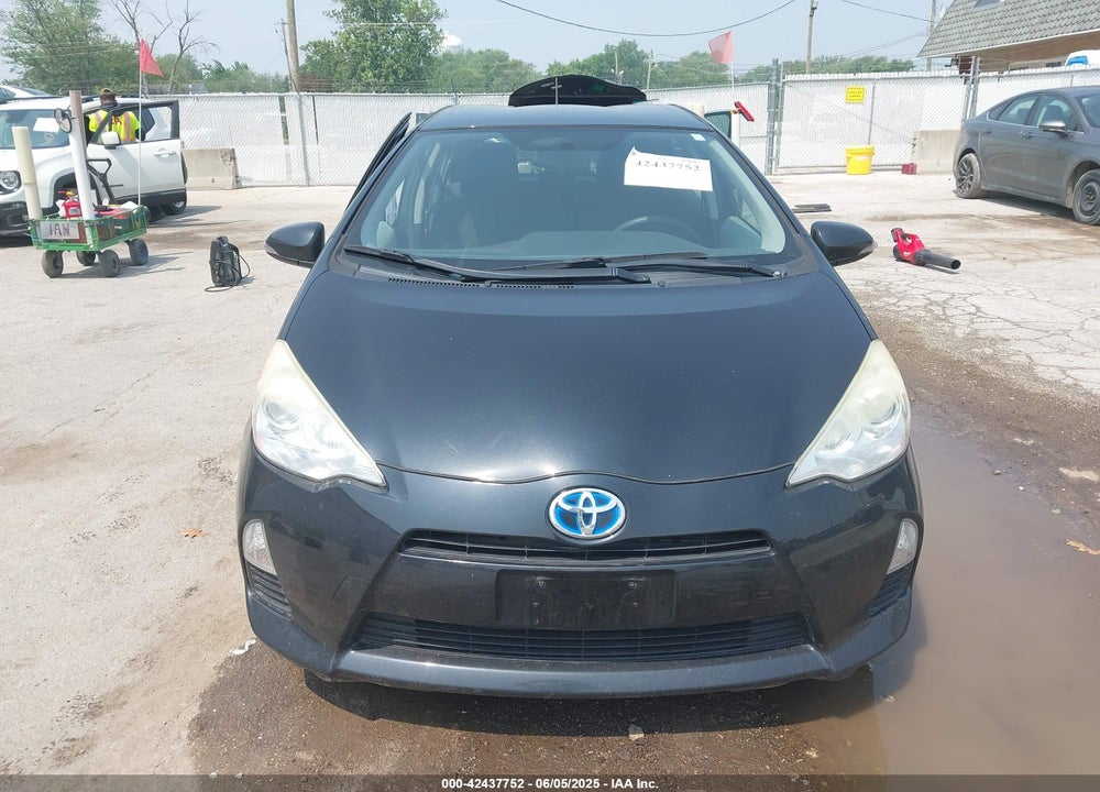 2013 TOYOTA PRIUS C VIN: JTDKDTB3XD1546083