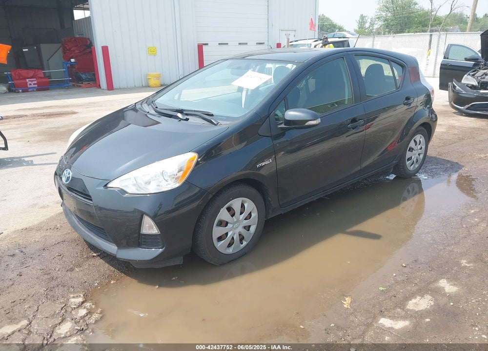 2013 TOYOTA PRIUS C VIN: JTDKDTB3XD1546083