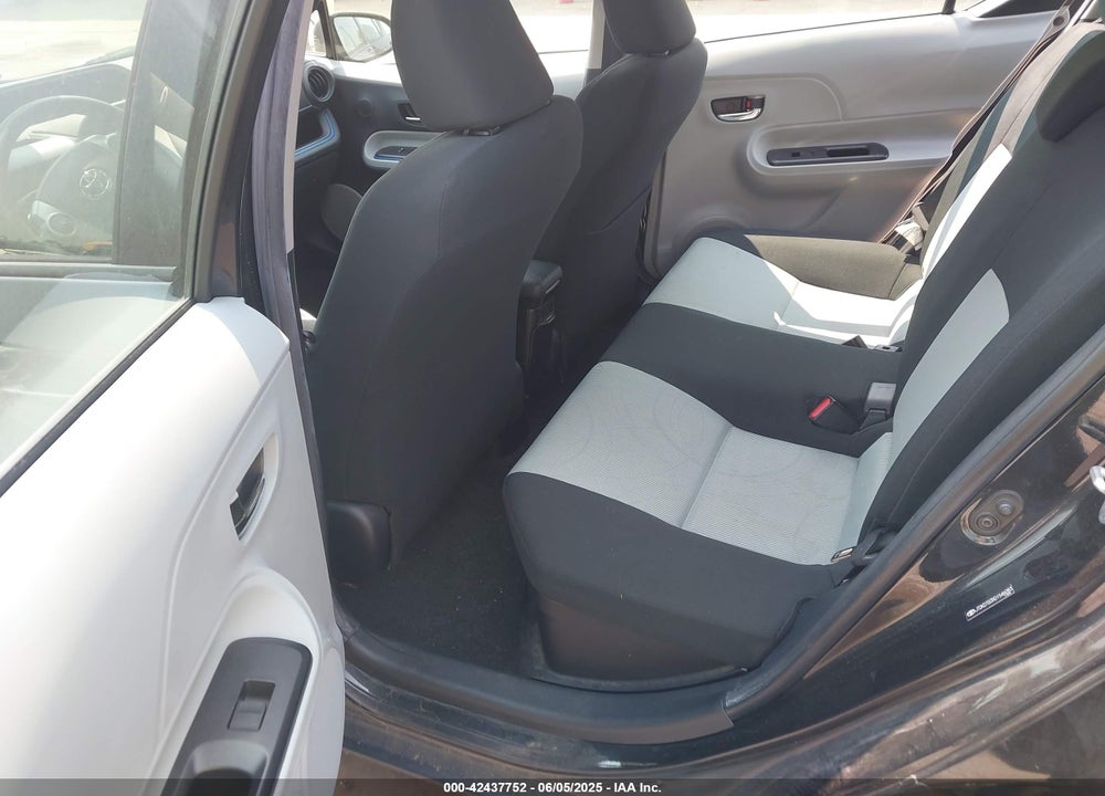2013 TOYOTA PRIUS C VIN: JTDKDTB3XD1546083